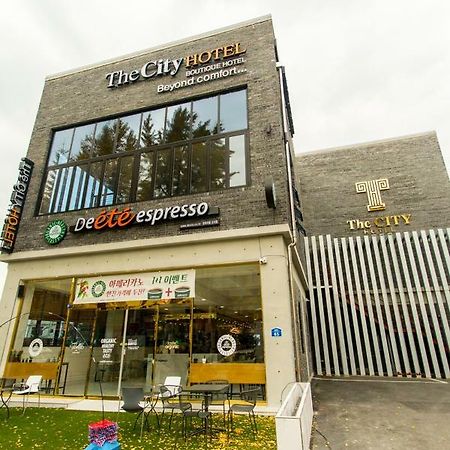 The City Hotel Jeonju Bagian luar foto