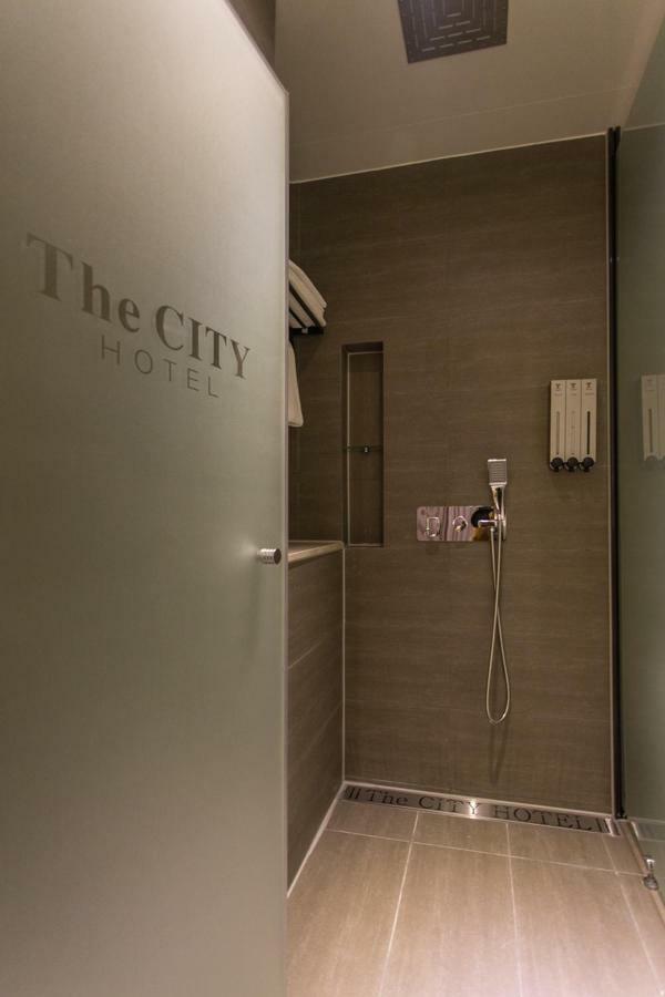 The City Hotel Jeonju Bagian luar foto