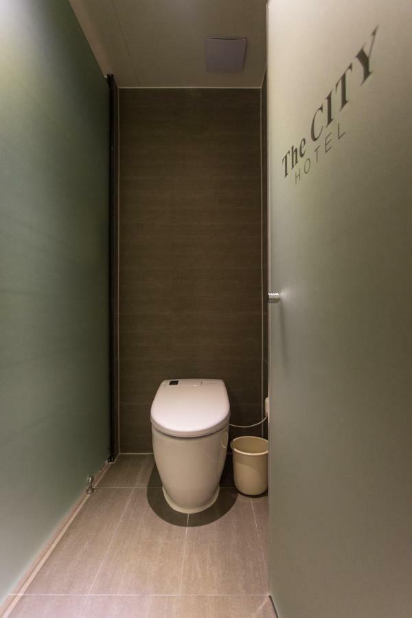 The City Hotel Jeonju Bagian luar foto