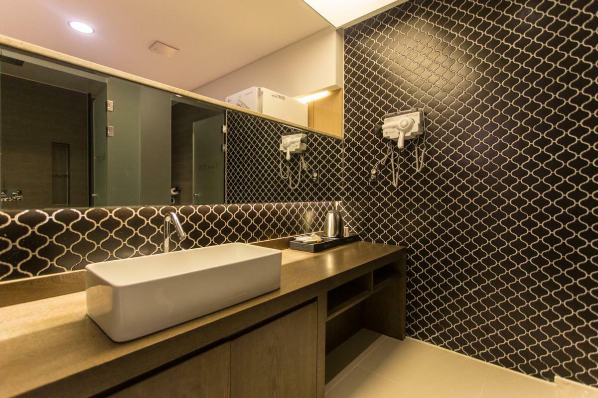 The City Hotel Jeonju Bagian luar foto