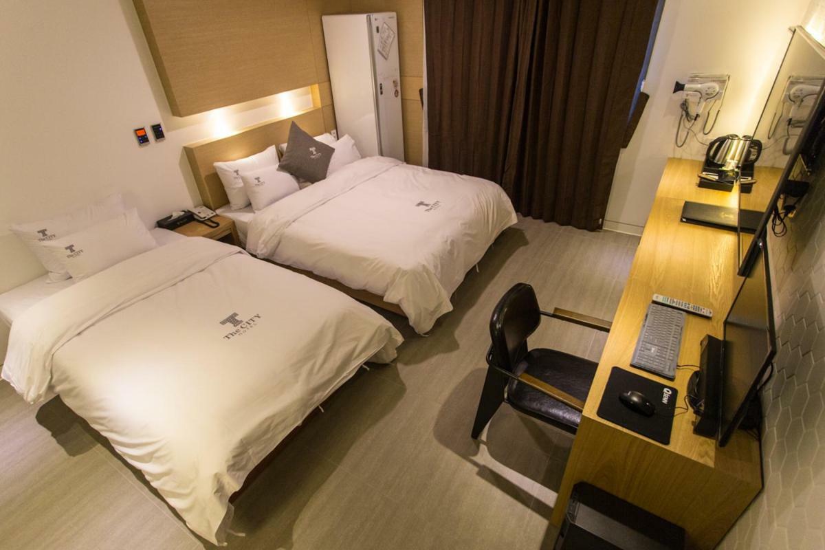 The City Hotel Jeonju Bagian luar foto